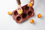 POINT-VIRGULE BAKVORM VOOR 6 MUFFINS UIT PLATINUM SILICONE VINTAGE MAROON 37X23X4CM_