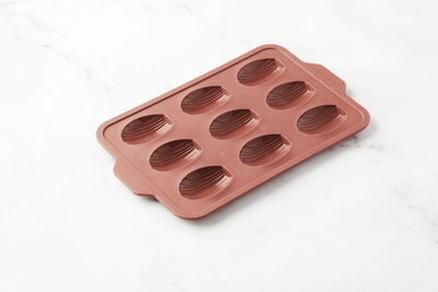 POINT-VIRGULE BAKVORM VOOR 9 MADELEINES UIT PLATINUM SILICONE VINTAGE MAROON 37X23X2CM